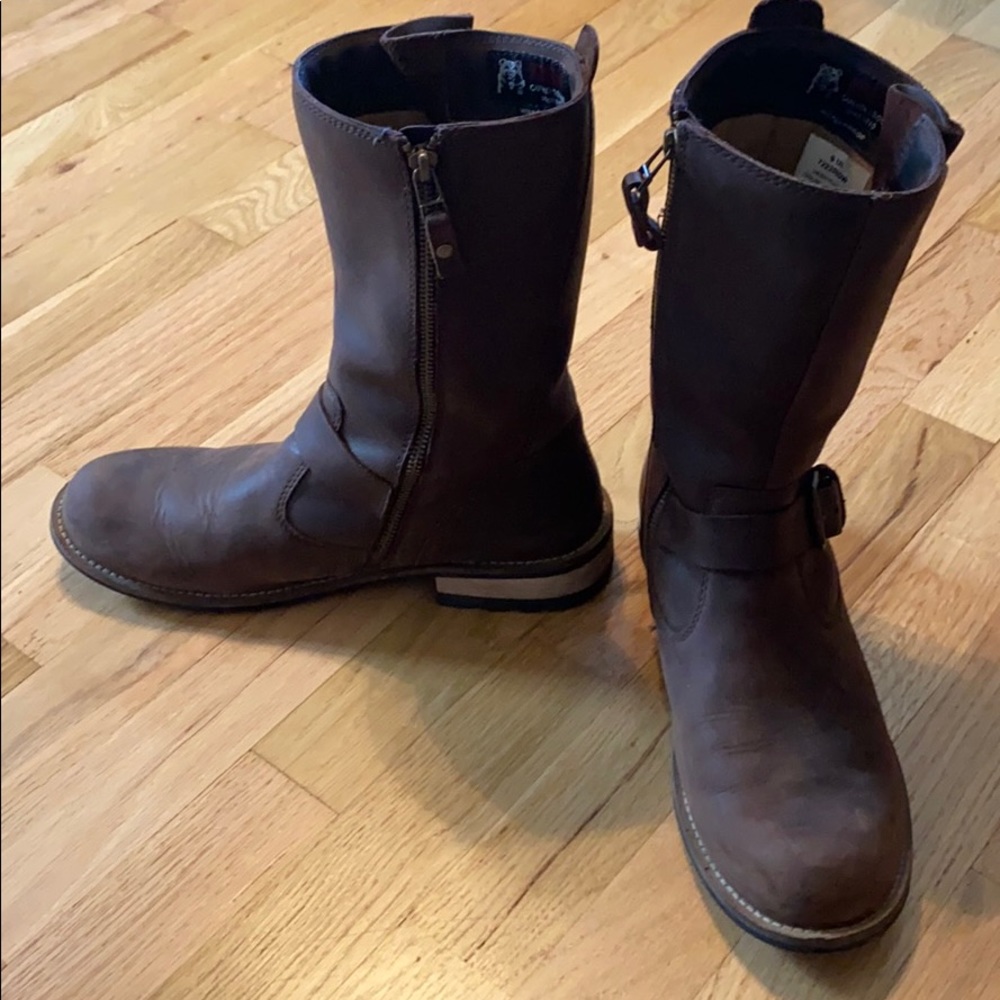 Leather boots